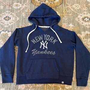 New York Yankees 47 Brand Women’s Hoodie Size Small Color Navy